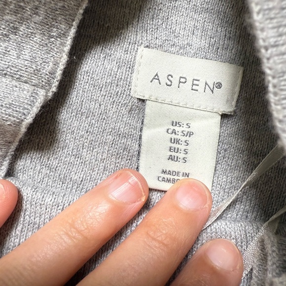 Aspen Brand Colorblock Turtleneck Sweater – Size Small – Excellent Condition - Picture 2 of 3